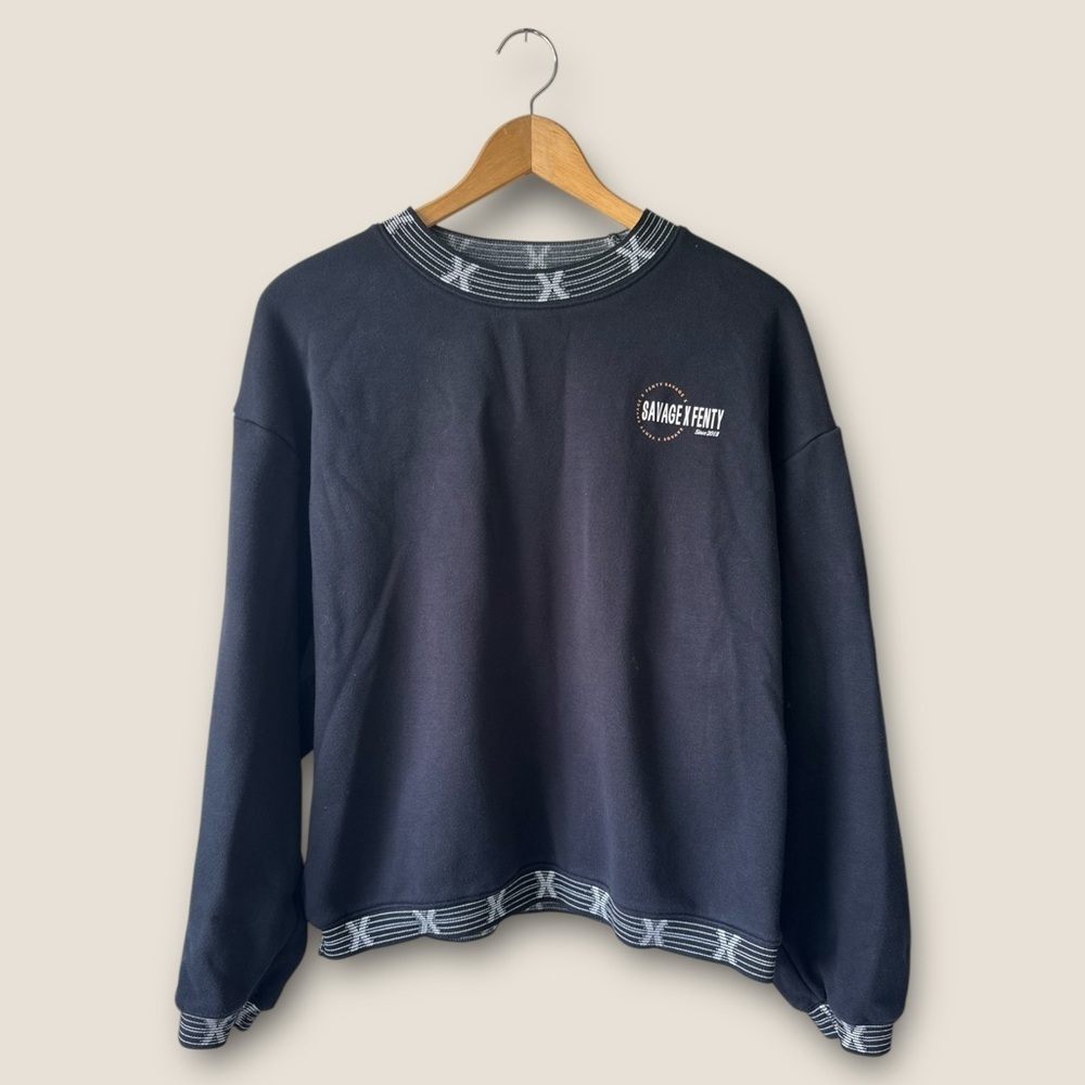 Savage X Fenty ESSENTIAL SCOPE LOGO-TRIM SWEATSHIRT - Picture 11 of 16